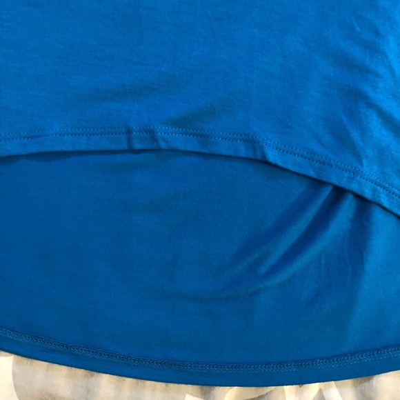 Stylish blue Women’s Top Tahari Brand stretch short sleeved crew neck open back - Picture 9 of 12